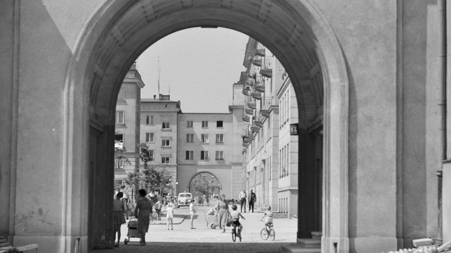 Nowa Huta und die DDR-Trabantenstädte. Großwohnsiedlungen im Vergleich