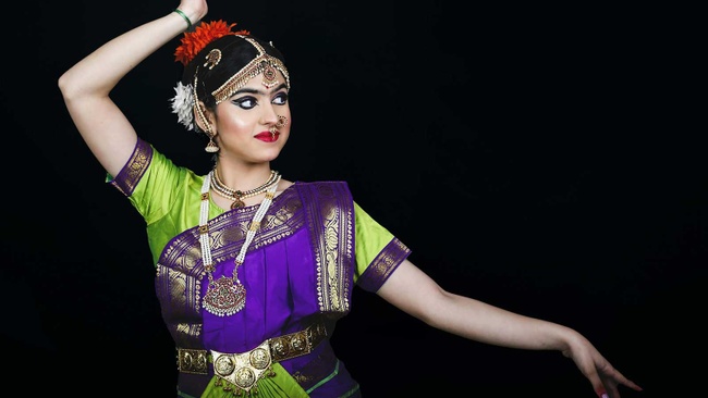 Entdecke das Göttliche in dir durch indischen Tanz