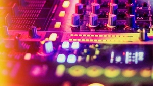 THE F+K BASS VIBRATION