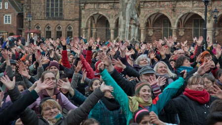 One Billion Rising Bremen - Tanzdemo- mit Special Guest Paulinko