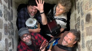 Live: Kneipenkonzert #135: Ilse Krohn Superiors (Rock-Pop-Ska-Folk-Blues-Shanty-Punk)
