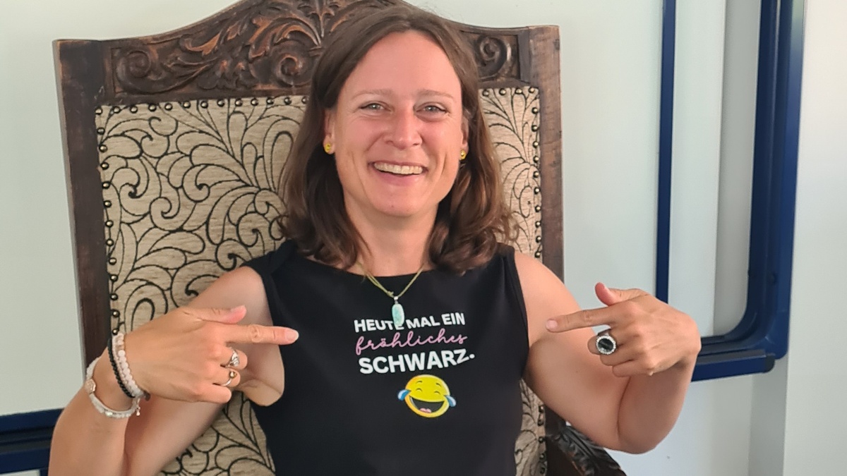 LACHZEIT: Lachyoga, BRAINKINETIK Körper\u002Du. Gehirntraining, Rauhnächte Workshops, Entspannungsreisen, Meditationen, GeburtstagsLachEvents, Schnupperkurse, Wanderungen, ...