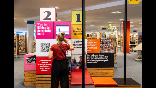 Ausstellung “Unlock the Future - Bildungsgerechtigkeit: Schlüssel zur Zukunft“