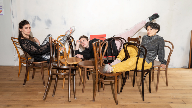 die apokalyptischen tänzerin*nen - Ha Ha Haltung – Ein satirisches Nach-oben-Treten