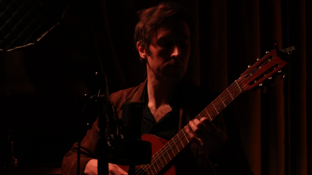 Thomas MacMillan: Live at Cafe Karanfil