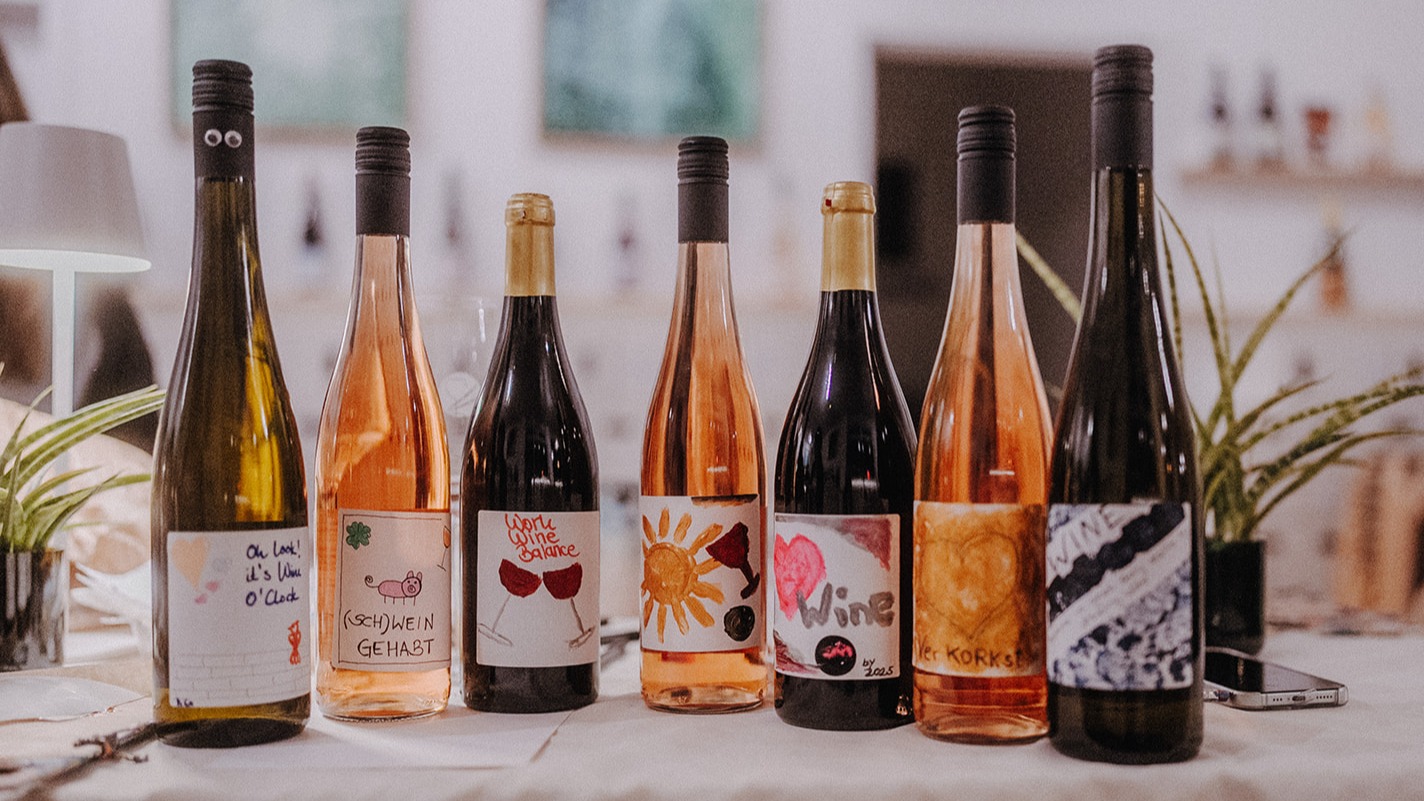 Paint Your Wine Label in Hamburg