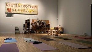 Kunst trifft Yoga