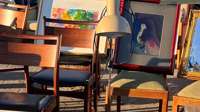 Düsseldorfer Flohmarkt am Blumengroßmarkt