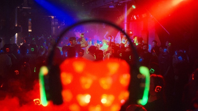 HEARTPHONES Hamburgs Kopfhörerparty - SILVESTERPARTY ✨