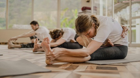 Yoga auf dem Sonnendeck