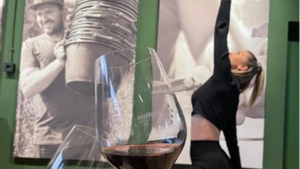 Yoga & Wein zusammen mit "klein A Yoga"