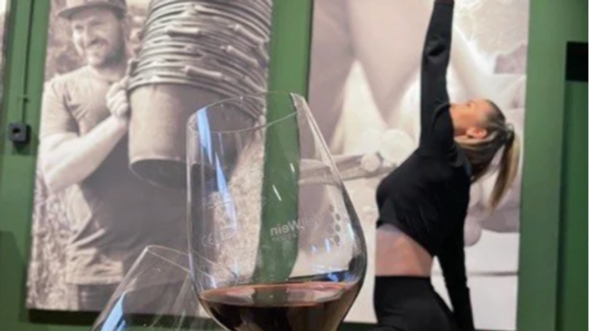 Yoga & Wein zusammen mit "klein A Yoga"