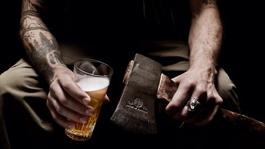 Axtwerfen & Bier trinken bei WoodCutter