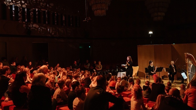 Zwergenkonzert - Von tanzenden Frühlingstönen