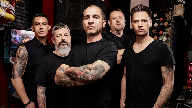 Fährmannsfest u. a. mit Betontod und Butterwegge