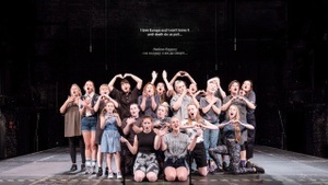 Mothers - A Song For Wartime von Marta Górnicka