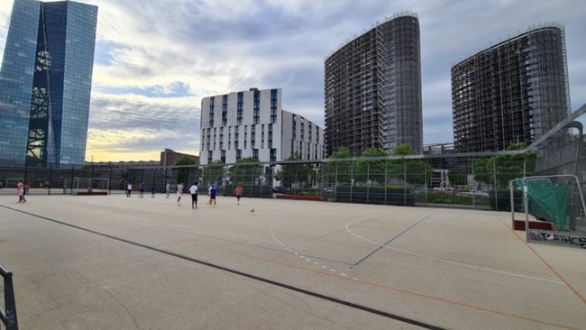 JUGAD pick-up football / pick-up Soccer