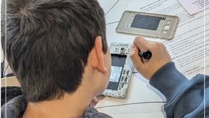 Ferien-Workshop: Handy, Laptop & Co – Elektronik unter der Lupe 2026