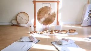*Heilsame Klänge für Körper und Geist* Soundbath mit Elina Lumida | 22.2.2026, 17-18:30 Uhr