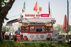 Fan Bud am Rhin