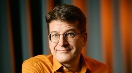 Nils Heinrich // Brückentage in Übergangsjacke