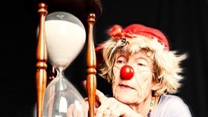 “Oma Maria oder die erste Geige” mit Clownin Sophia Altklug