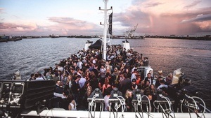 CRUISE DAYS SPECIA: Mega 90iger und 2000er Party