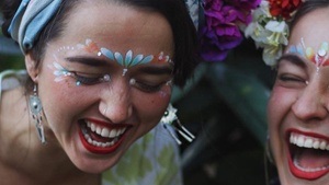Kinderschminken und Flower Face Art für Erwachsene