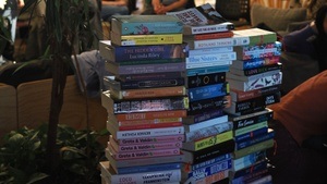 Silent Book Club-Treffen: Nikolaus-Edition in der Stadtbücherei Münster