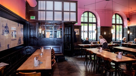 Alter Simpl Pubqiuz mit Lea