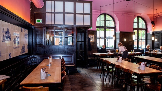 Alter Simpl Pubqiuz mit Lea