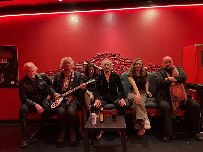 DRINK THE SEA (WITH MEMBERS OF R.E.M., SCREAMING TREES, QOTSA AND MARK LANEGAN BAND)