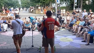 Mitsingkonzert auf dem Ebertplatz