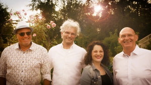 Couch & Concert - Jazzpaña - Songs for the Fireplace