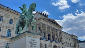 Ankunft und Aufbruch: 850 Jahre Braunschweiger Vielfalt