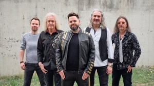 WE ROCK-QUEEN  „Best of Queen -The show goes on“