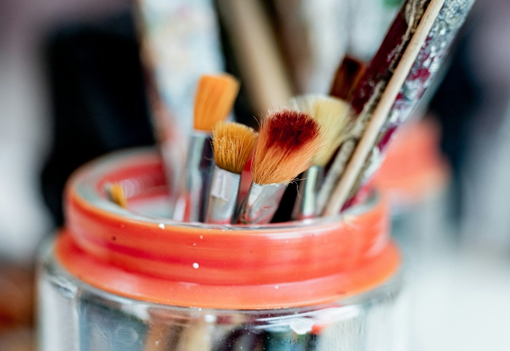 Linolschnitt und Druck (Schneiden, Stempeln, Drucken)