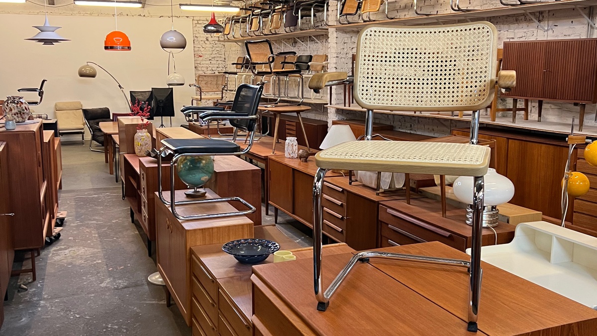 Squilson Vintage - Möbel, Thonet- & Designklassiker Lagerverkauf Ehrenfeld