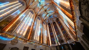 PROJEKTIL presents: INFINITY, Eine meditative Reise vom kleinsten Teilchen bis in ferne Galaxien