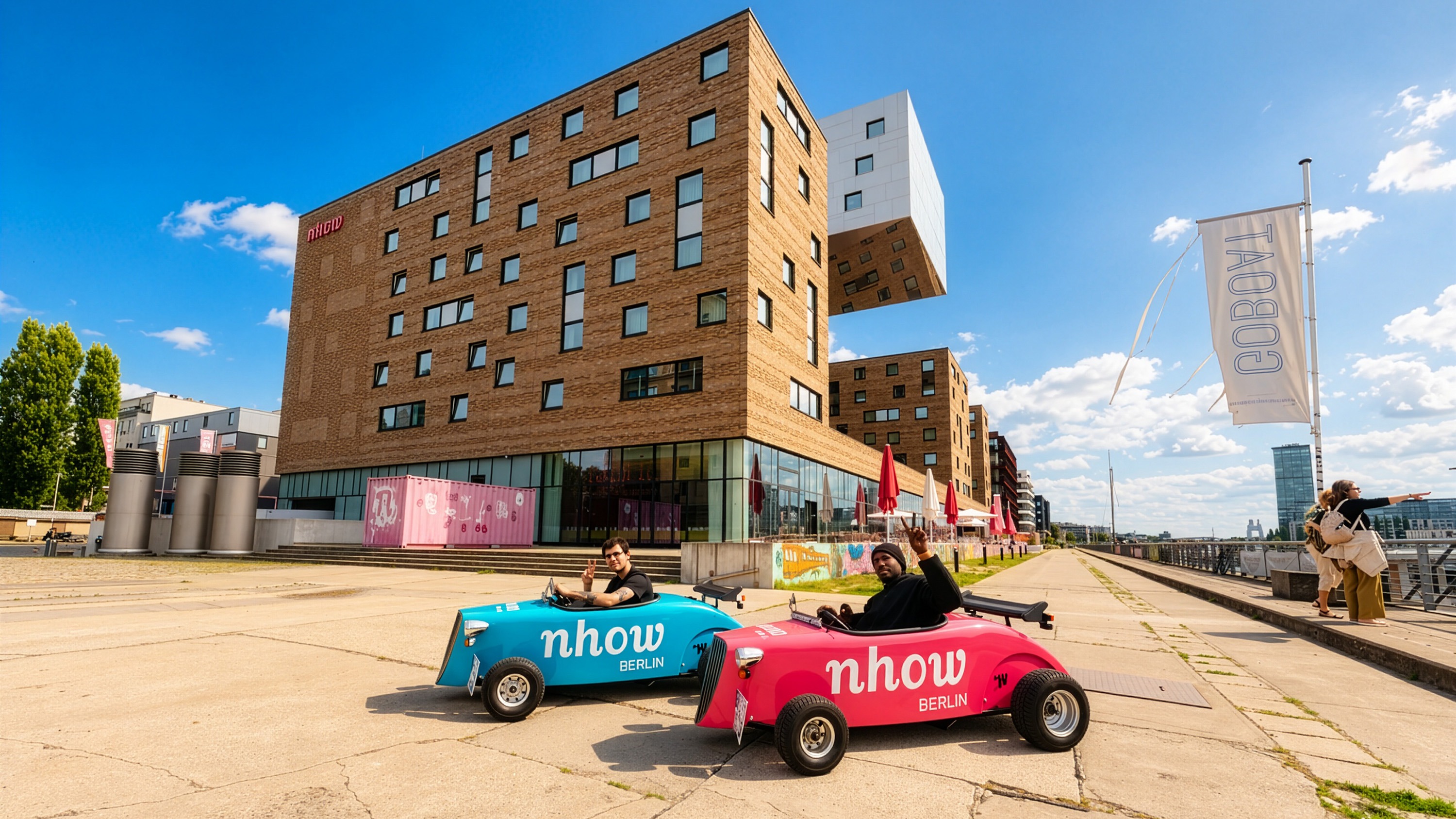 AfterWork Drive: im kleinsten Auto der Stadt durch Berlin + Cocktail zum Sonnenuntergang