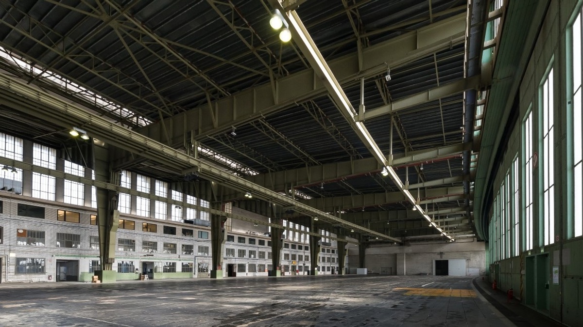 Flughafen Tempelhof \u002D Hangar 4