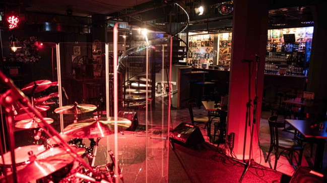 Blues Lounge mit Turning Wheelz
