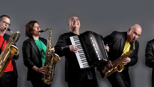 Vierfarbensaxophon: Tangosphere - The Music of Astor Piazzolla