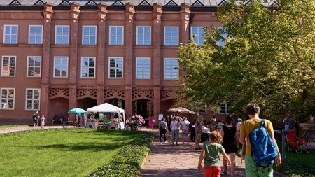 SOMMER IM GRASSI. FERIENPROGRAMM: Schnitzeljagd - Erleben, Gestalten, Entdecken