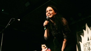 Stand-up Comedy in der Trompete - Speak Easy Stage