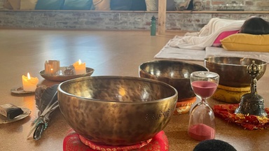 Rhein, Altbaucharme und Klang – Soundhealing im ShaktiNest 🌊✨