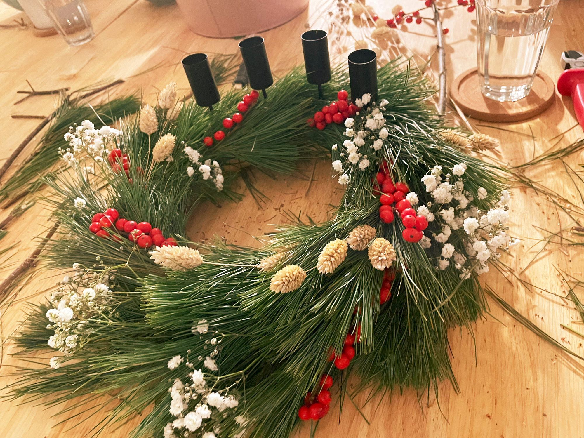 weißer tannenbaum künstlich HOMCOM Weihnachtsbaum künstlicher Christbaum Baum 150cm mit Ständer inkl. Dekor (150cm, weiß/Weihnachtsbaum) Größe:Ø 60cm x H 26cm