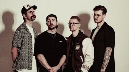 ELWOOD STRAY und OUR MIRAGE