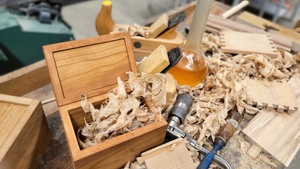 Wie in Großvaters Werkstatt | Eine Schmuckschatulle in Handarbeit 2 Termine