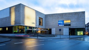 Tanz-Performance Inside/Out: An Attachment Piece - to a Museum